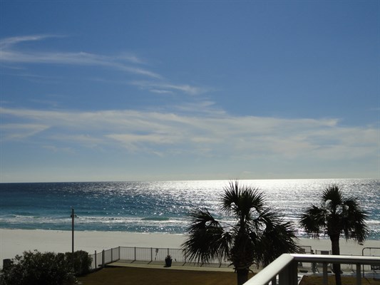 3 BR  steps to beach, grills and pools!  Panama City Beach